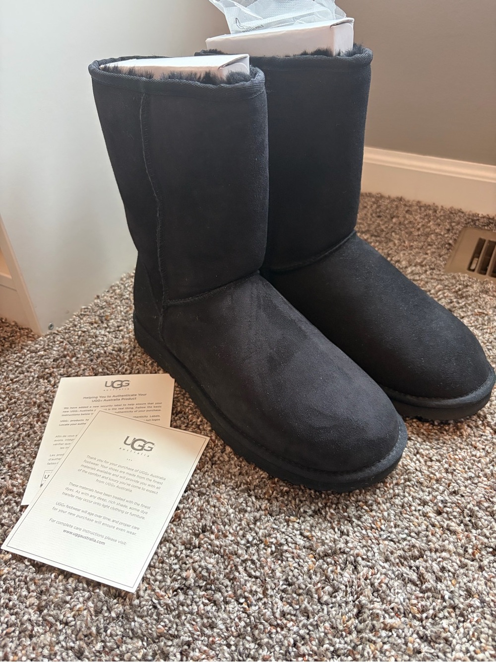 UGG Classic Short Sheepskin Boots - Black